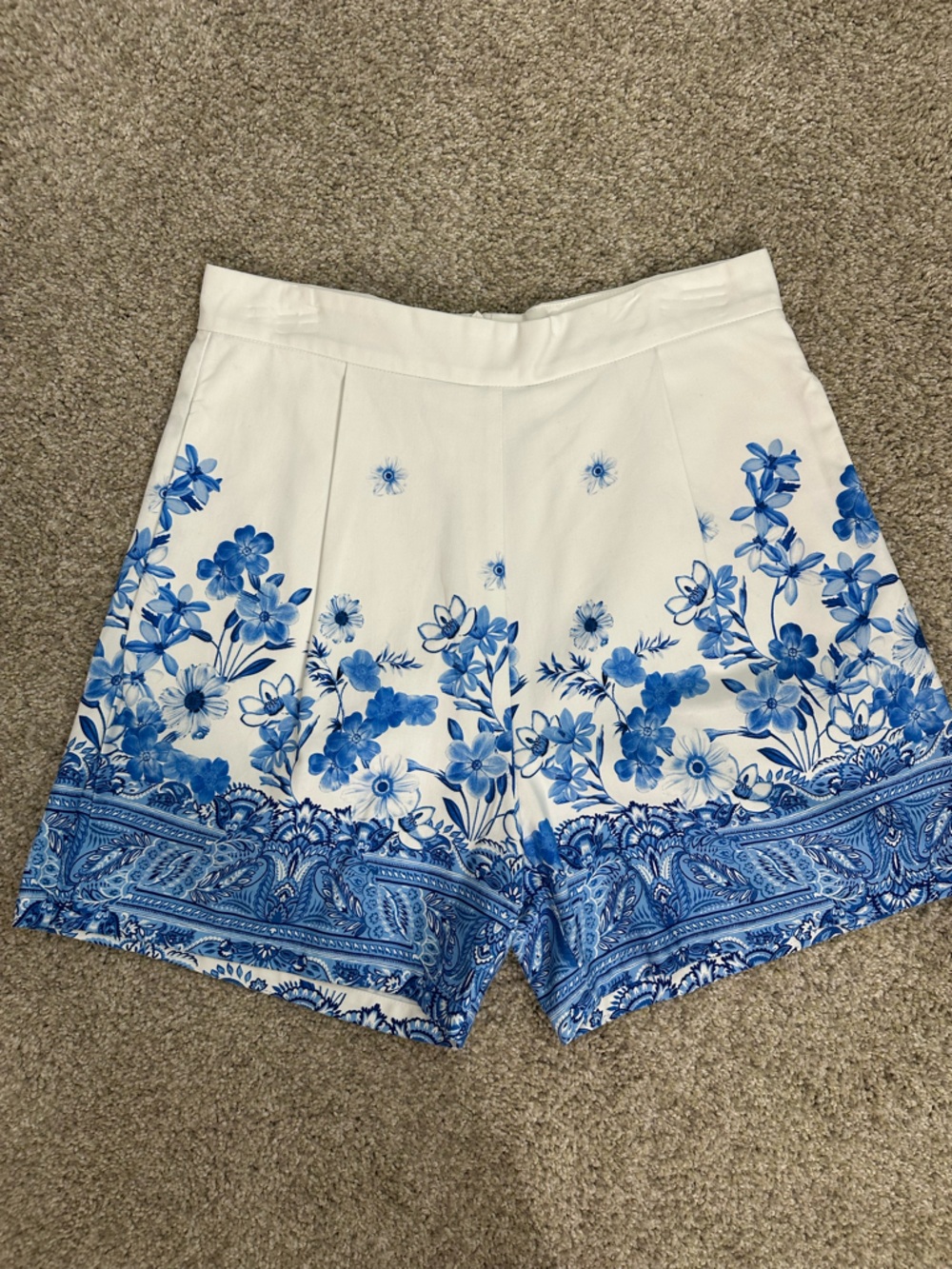 Boston Proper White High-Waist Shorts with Blue Floral Border